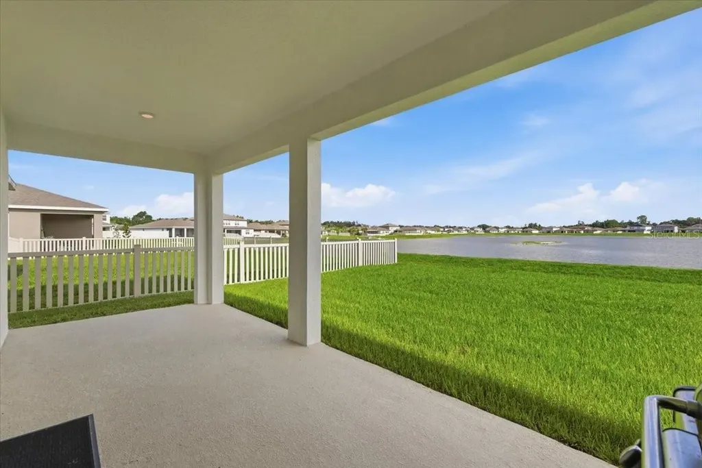 1413 Tropical Oasis Avenue Plant City FL 33565