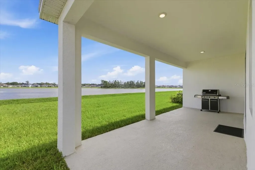 1413 Tropical Oasis Avenue Plant City FL 33565