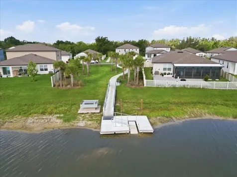 1413 Tropical Oasis Avenue Plant City FL 33565
