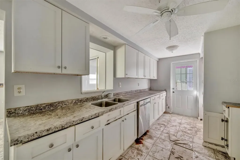 2404 Avenue A Bradenton Beach FL 34217