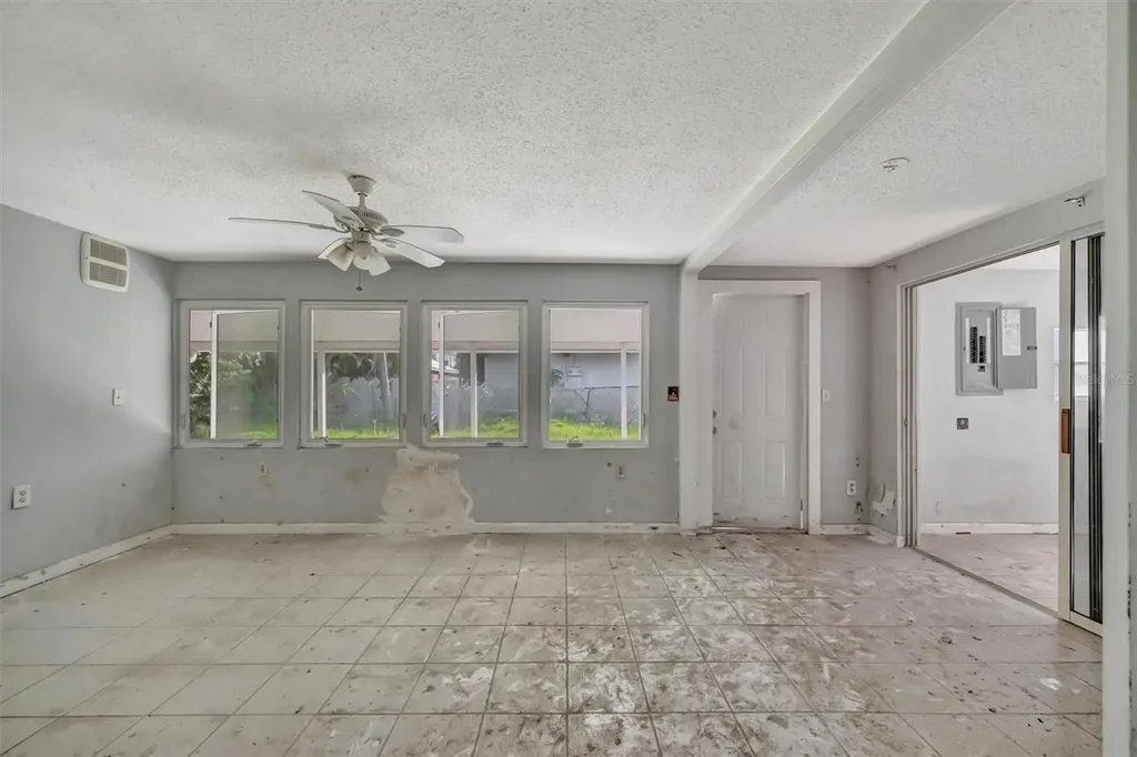 2404 Avenue A Bradenton Beach FL 34217
