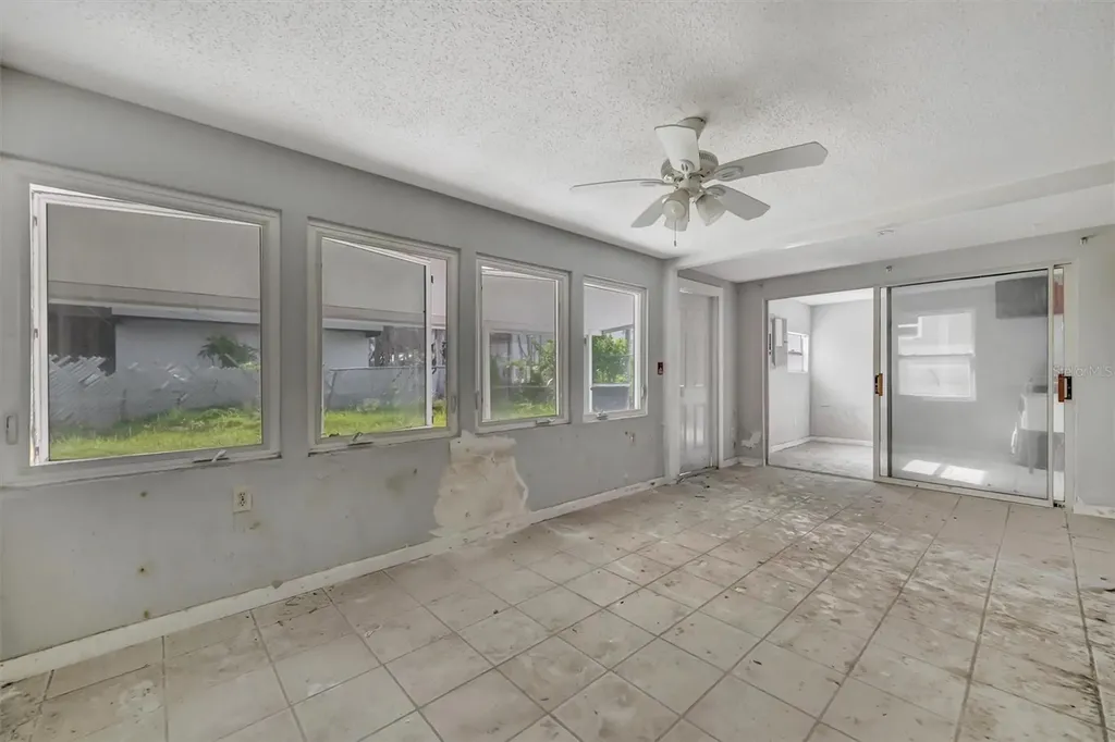 2404 Avenue A Bradenton Beach FL 34217