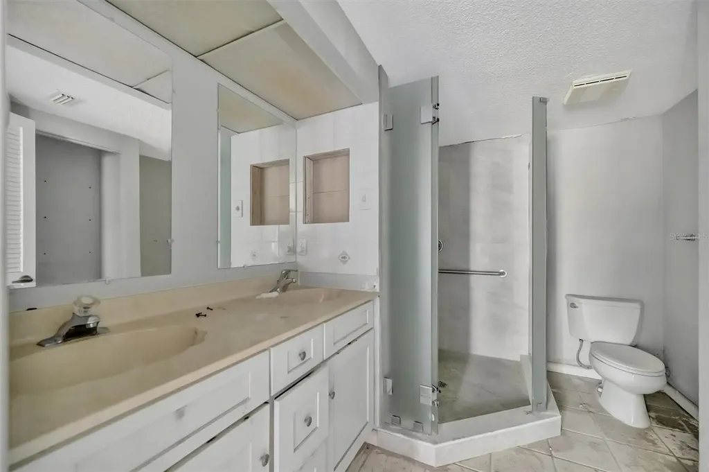2404 Avenue A Bradenton Beach FL 34217