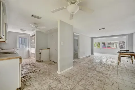 2404 Avenue A Bradenton Beach FL 34217