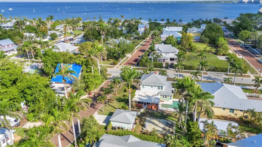 415 W Marion Avenue Punta Gorda FL 33950