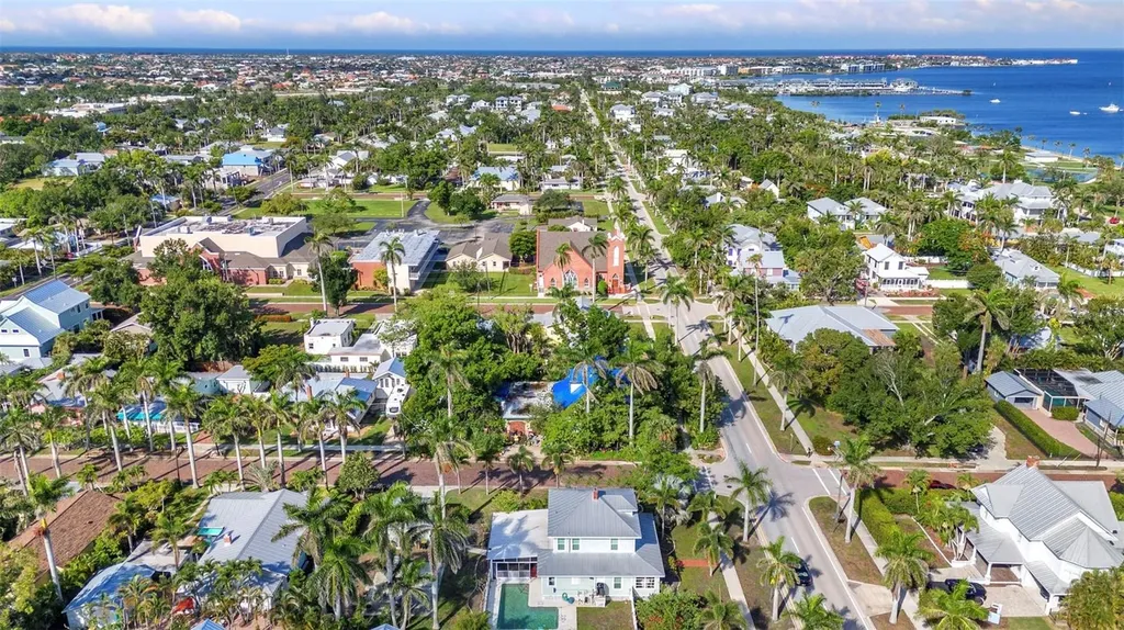 415 W Marion Avenue Punta Gorda FL 33950