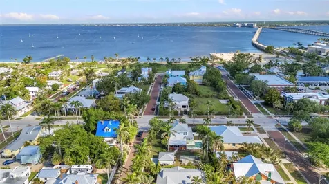 415 W Marion Avenue Punta Gorda FL 33950