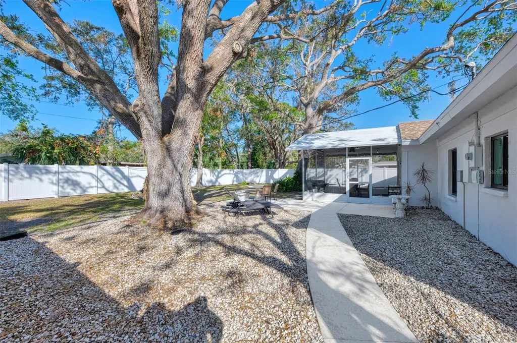 2120 Craft Lane Sarasota FL 34239