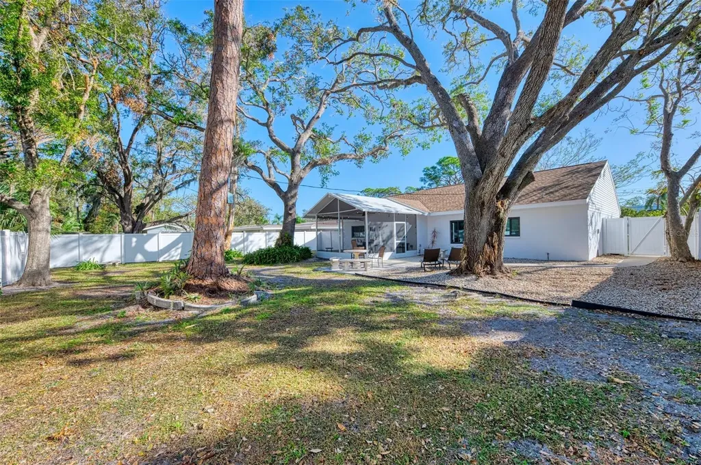 2120 Craft Lane Sarasota FL 34239