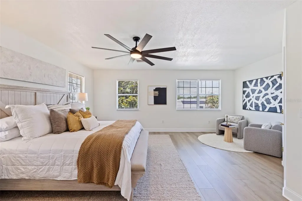 1470 28th Avenue N St Petersburg FL 33704