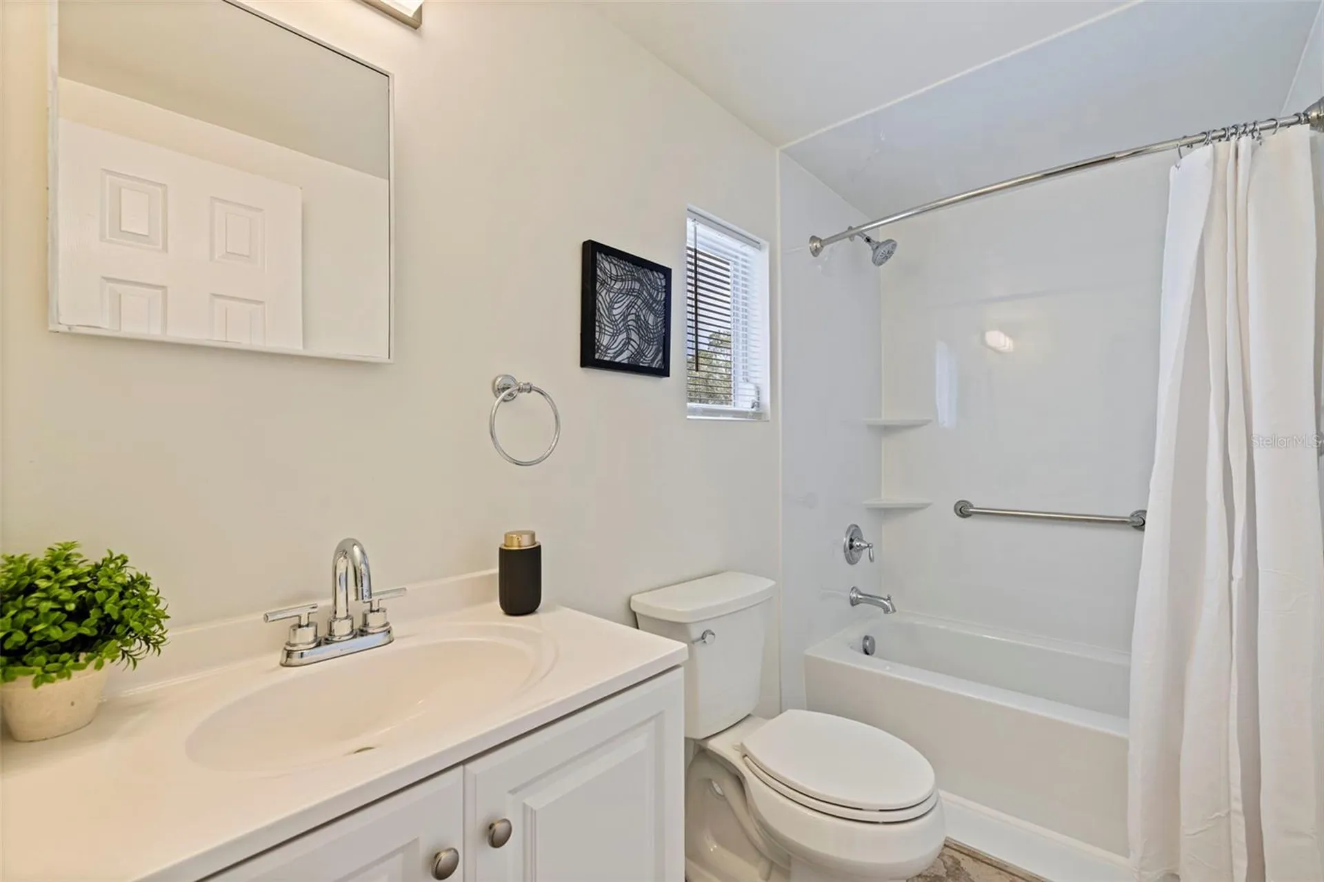 1470 28th Avenue N St Petersburg FL 33704