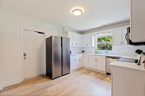 1470 28th Avenue N St Petersburg FL 33704