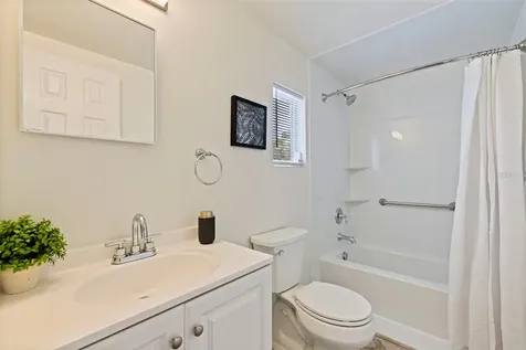 1470 28th Avenue N St Petersburg FL 33704
