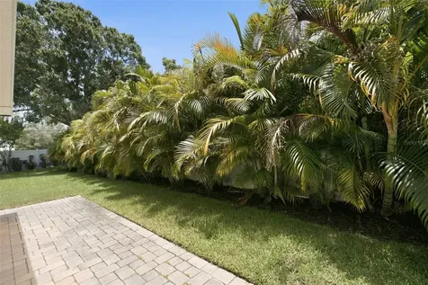 1470 28th Avenue N St Petersburg FL 33704