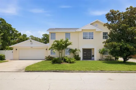 1470 28th Avenue N St Petersburg FL 33704
