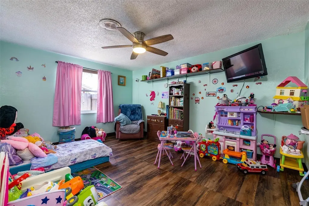 12095 102nd Avenue Seminole FL 33778