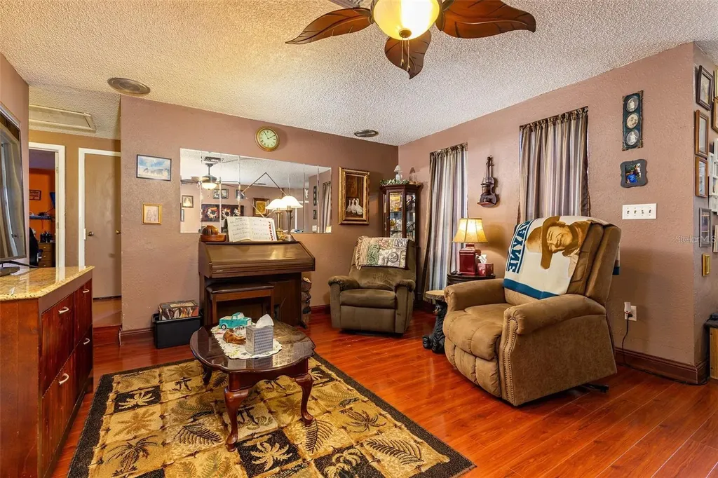 12095 102nd Avenue Seminole FL 33778