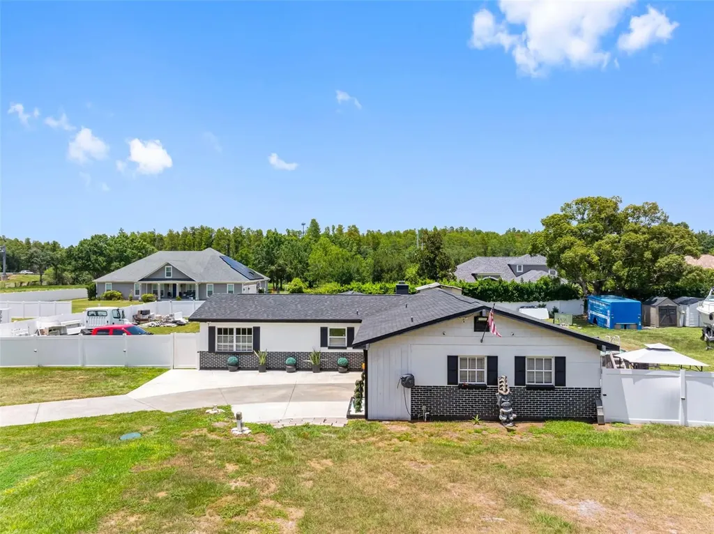 5515 Lake Le Clare Road Lutz FL 33558