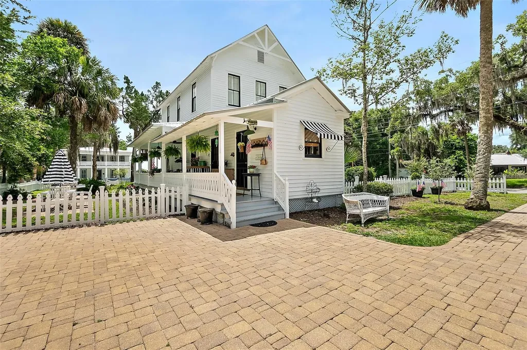 220 S 4th Street Palatka FL 32177