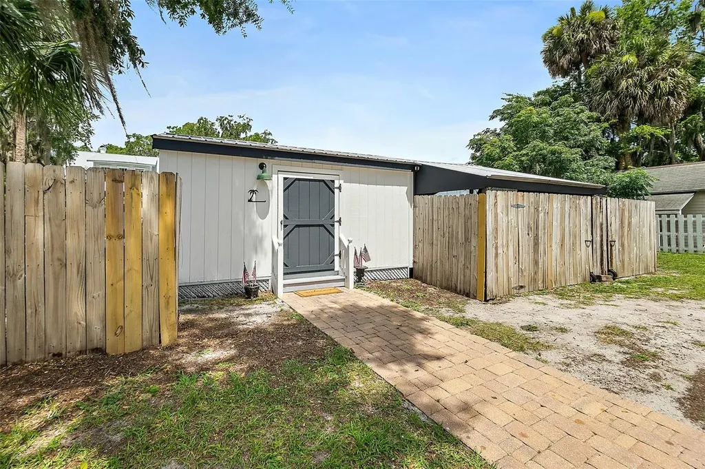220 S 4th Street Palatka FL 32177
