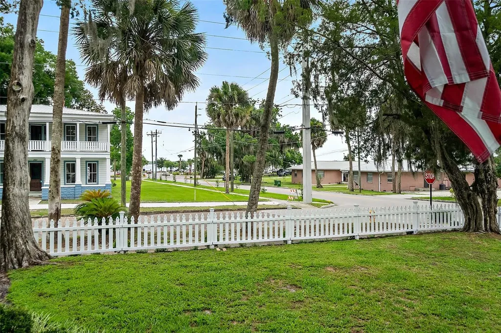 220 S 4th Street Palatka FL 32177