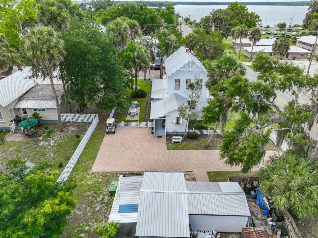 220 S 4th Street Palatka FL 32177