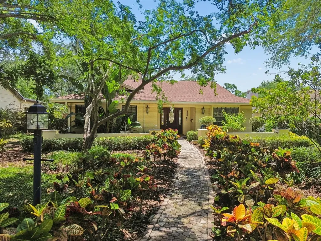 538 Oleander Way S St Petersburg FL 33707