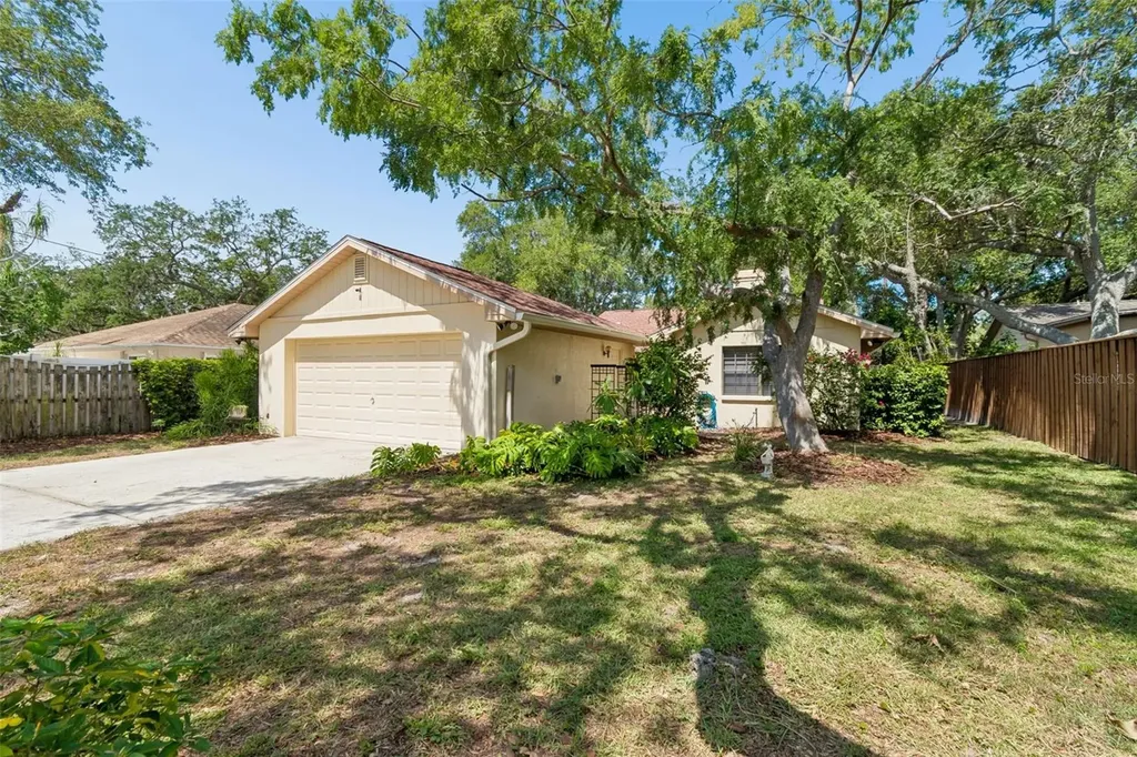 538 Oleander Way S St Petersburg FL 33707