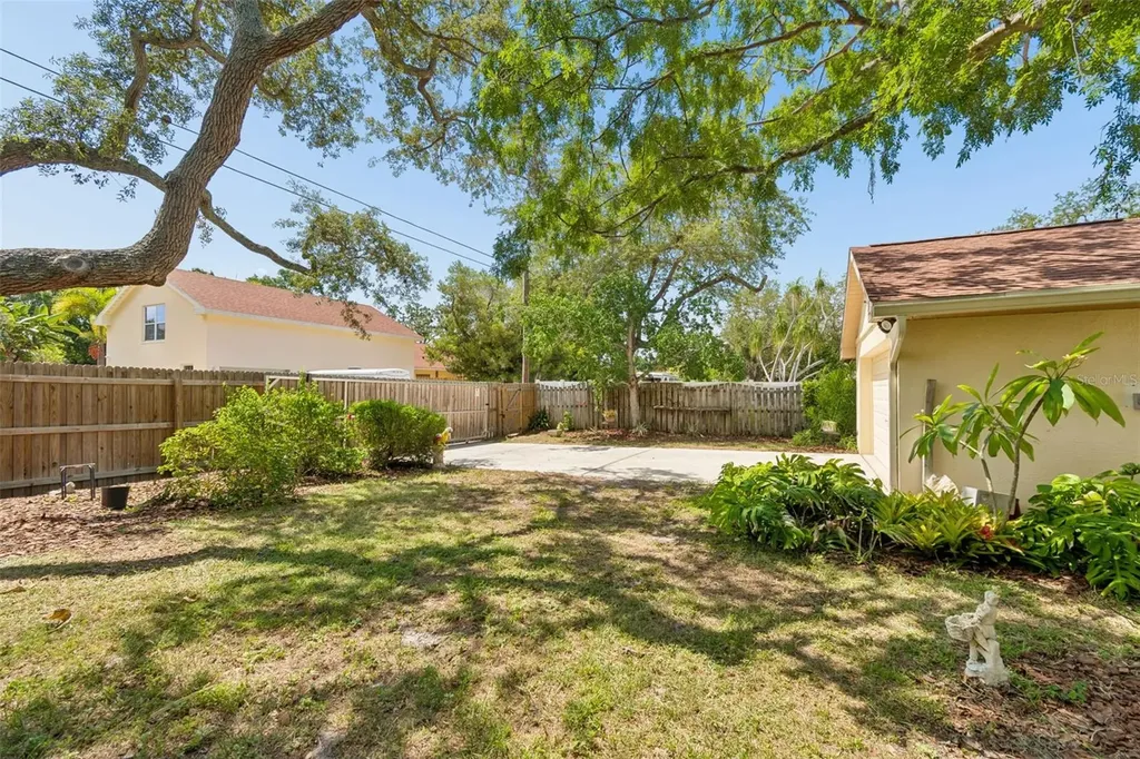 538 Oleander Way S St Petersburg FL 33707