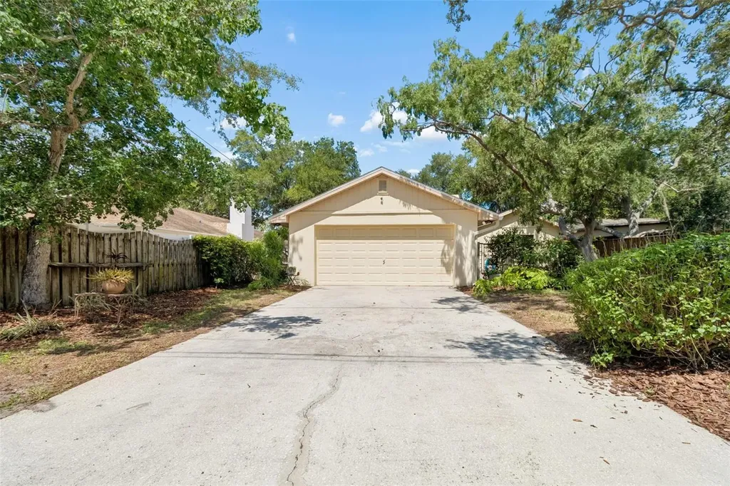 538 Oleander Way S St Petersburg FL 33707