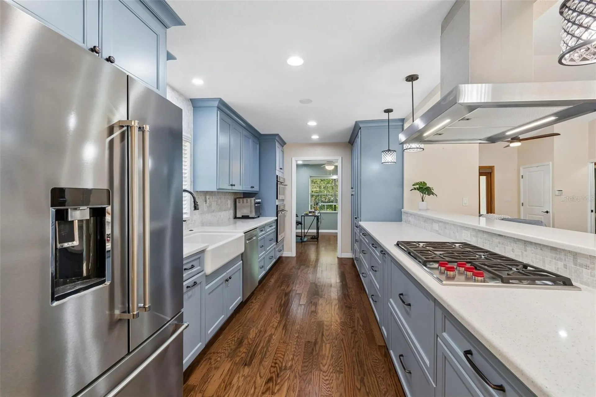 538 Oleander Way S St Petersburg FL 33707