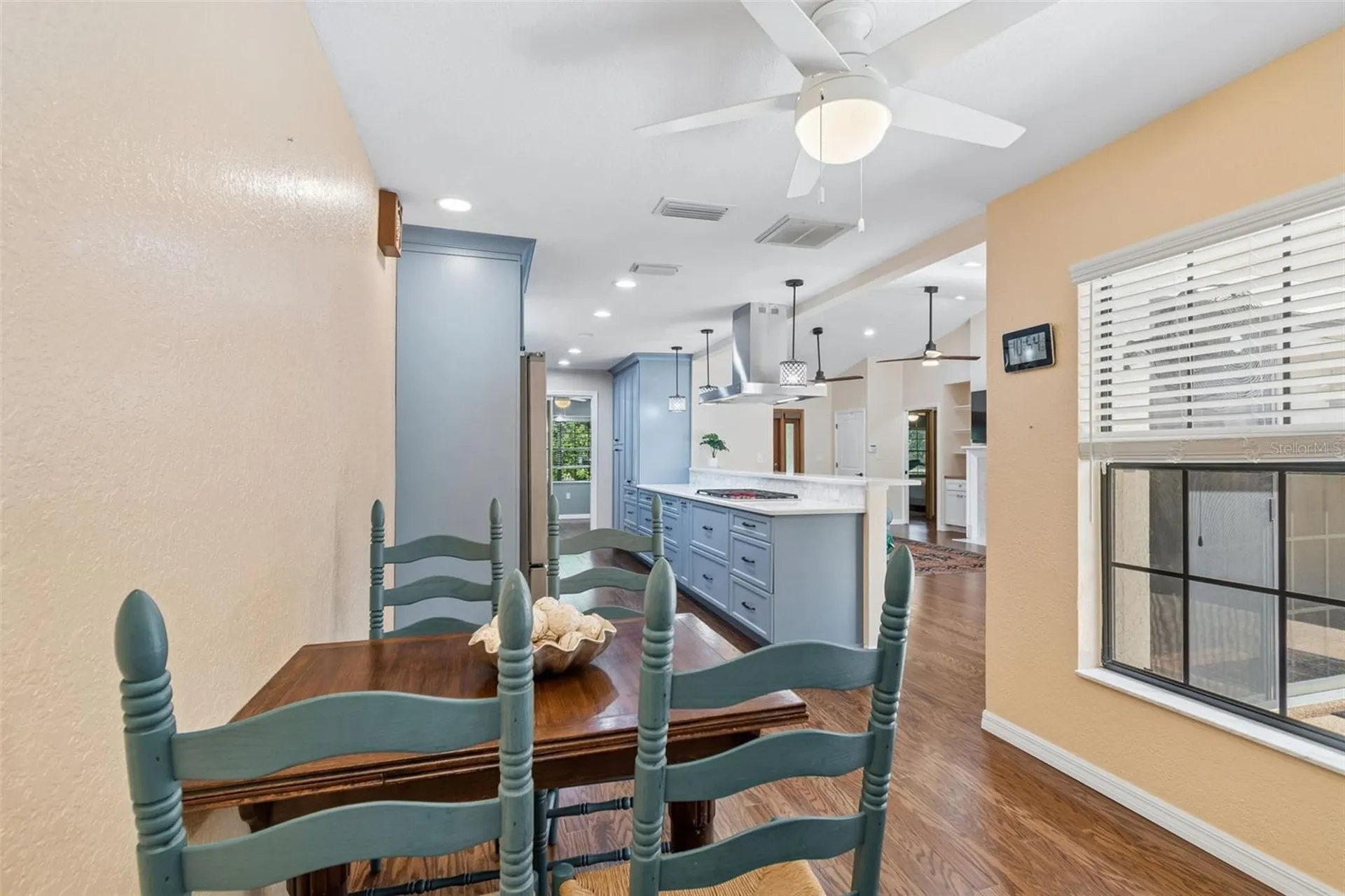 538 Oleander Way S St Petersburg FL 33707