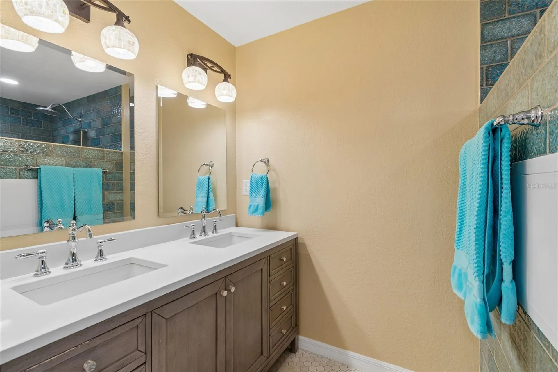 538 Oleander Way S St Petersburg FL 33707