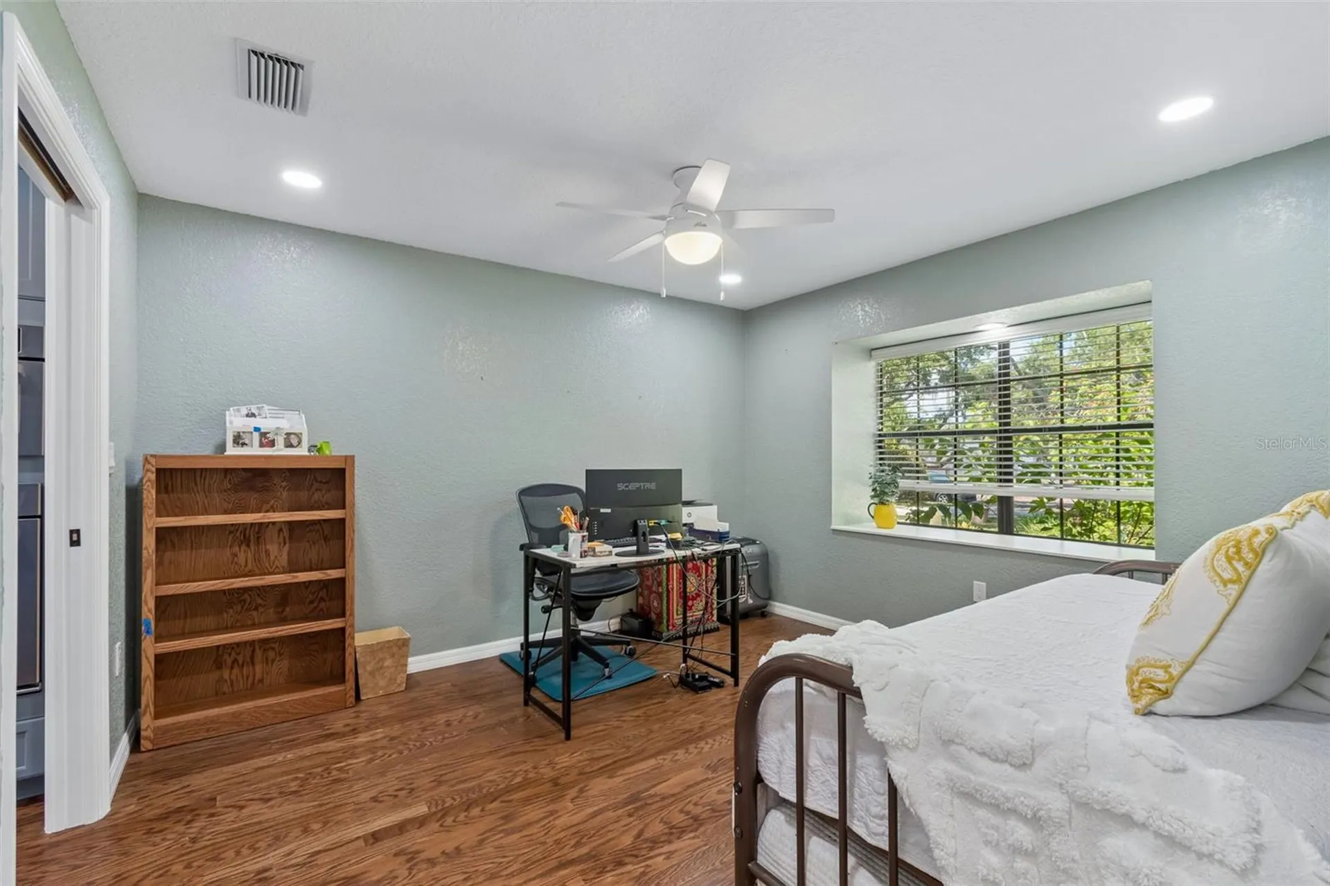 538 Oleander Way S St Petersburg FL 33707