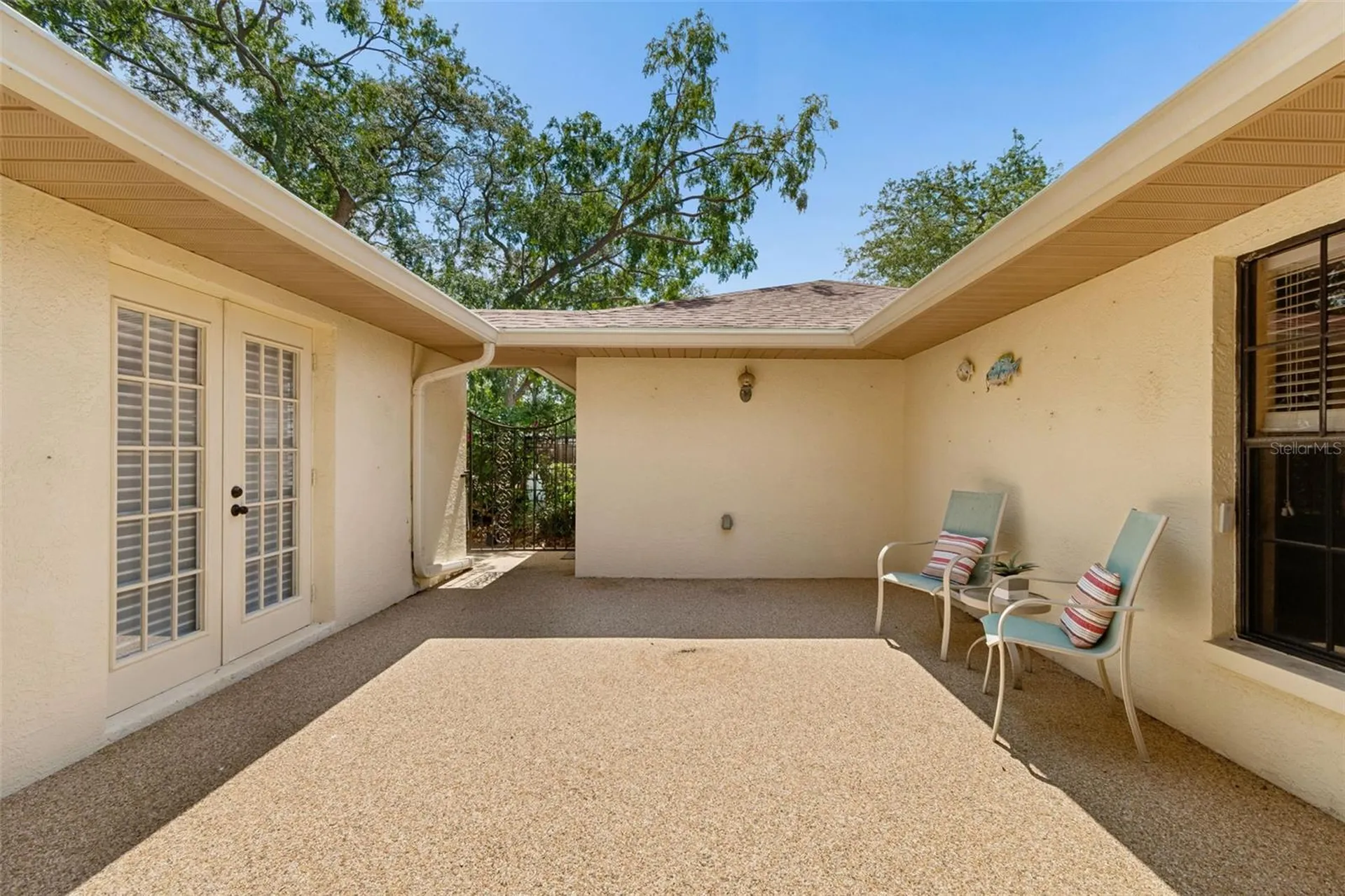 538 Oleander Way S St Petersburg FL 33707
