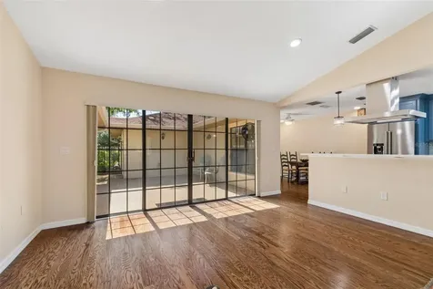 538 Oleander Way S St Petersburg FL 33707