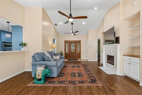 538 Oleander Way S St Petersburg FL 33707