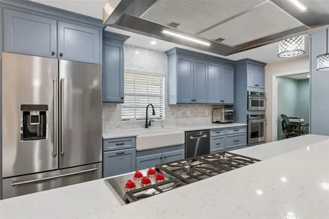 538 Oleander Way S St Petersburg FL 33707