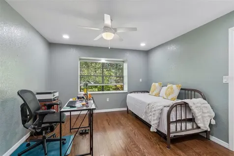 538 Oleander Way S St Petersburg FL 33707