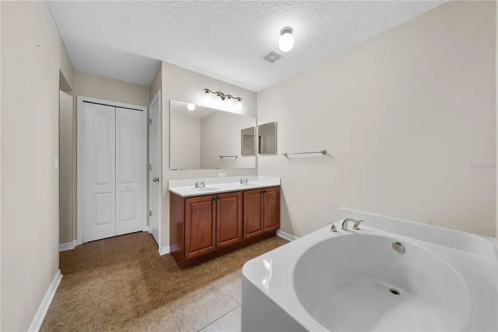 14308 NW 161st Avenue Alachua FL 32615