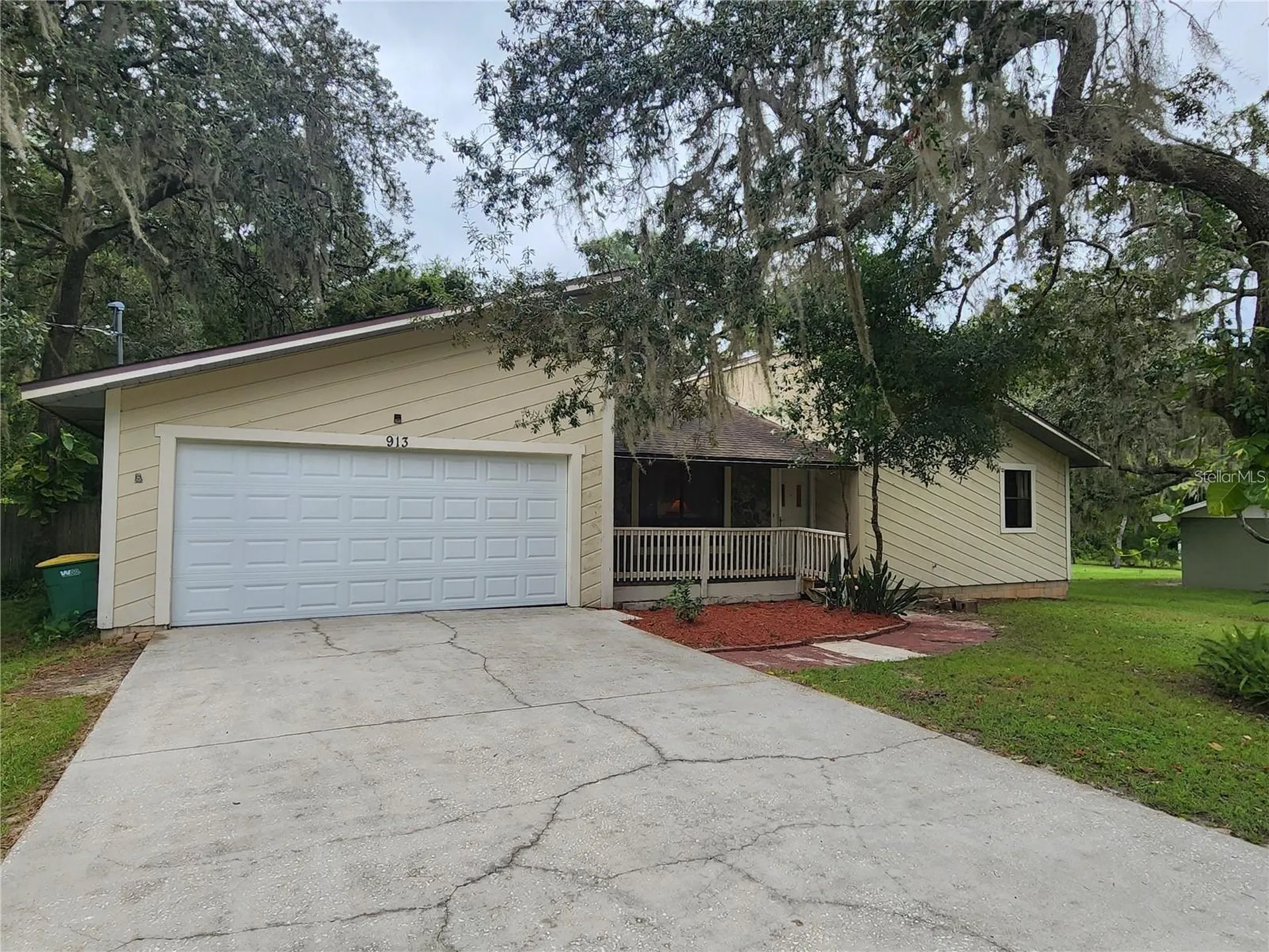 913 Russell Avenue Inverness FL 34453