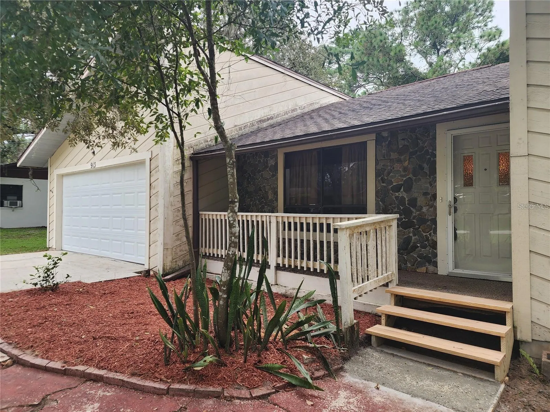 913 Russell Avenue Inverness FL 34453