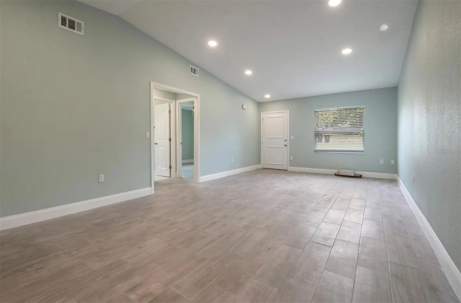 1184 Woodman Way Orlando FL 32818