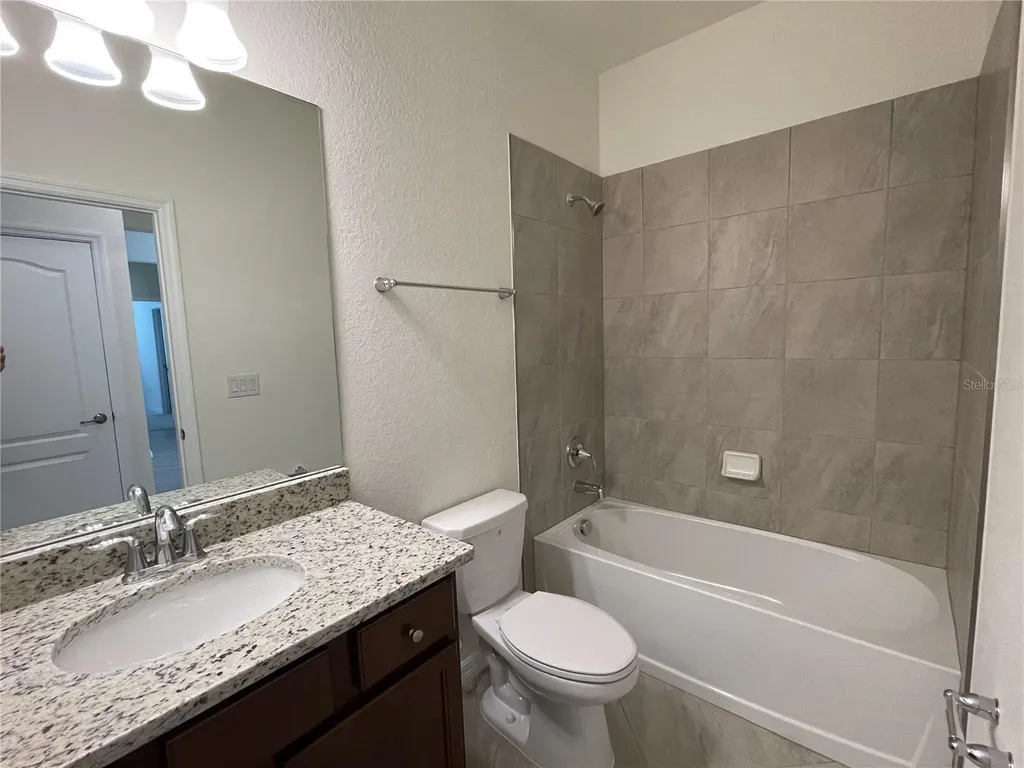 5127 Tobermory Way Bradenton FL 34211