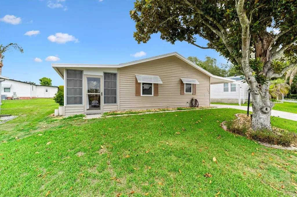 1534 Hillcrest Drive The Villages FL 32159