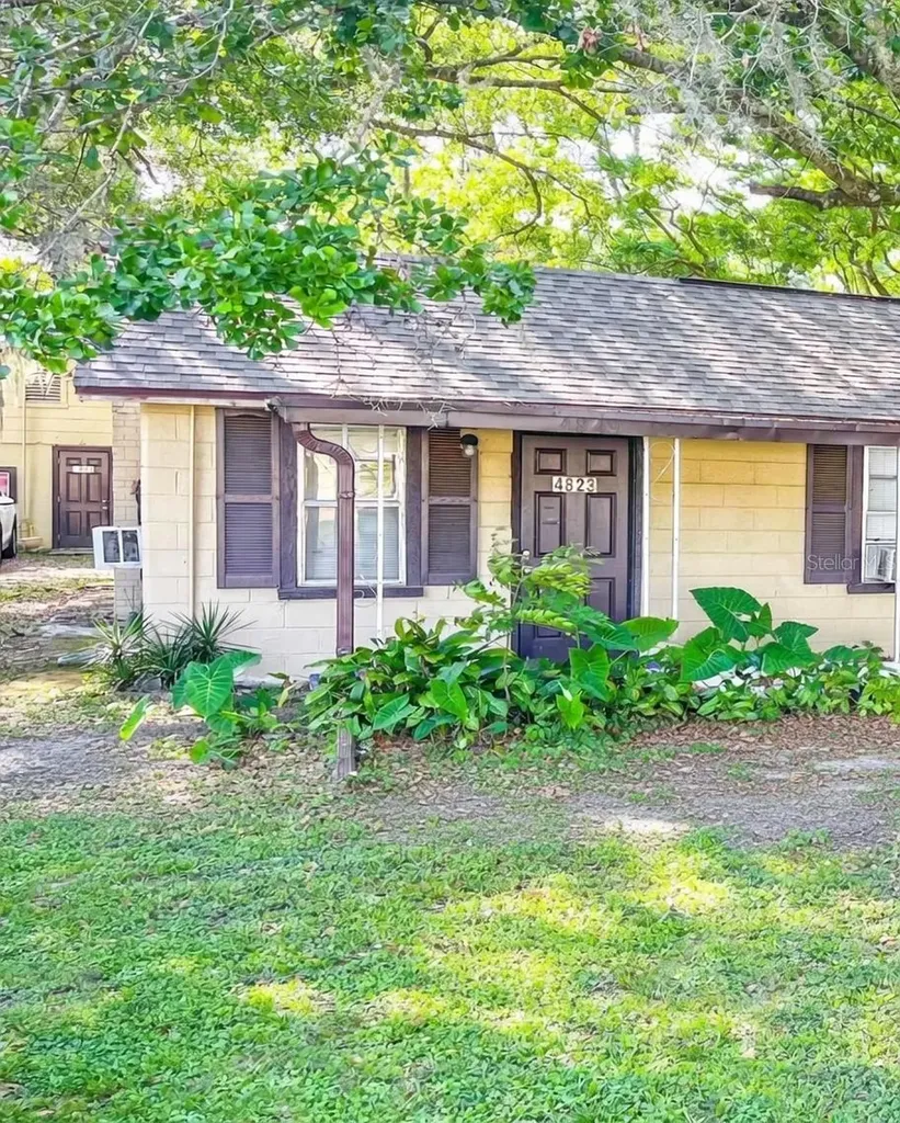 4823 9th Street Zephyrhills FL 33542