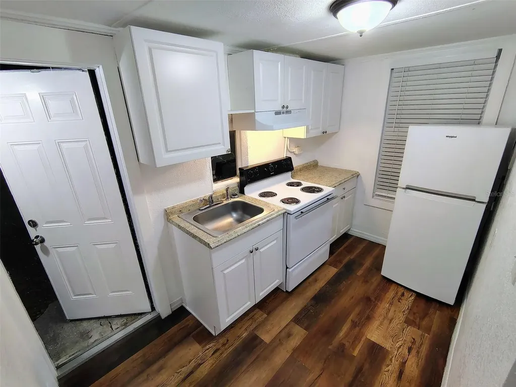 4823 9th Street Zephyrhills FL 33542