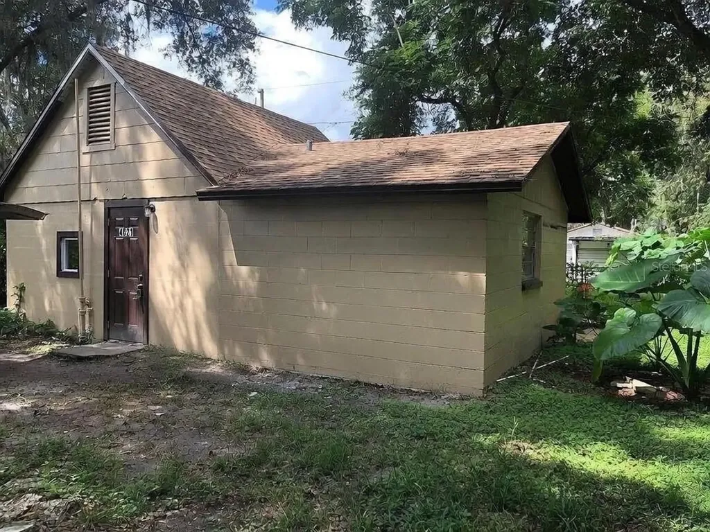 4823 9th Street Zephyrhills FL 33542