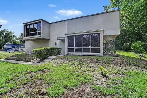 633 S Delaware Avenue Deland FL 32720