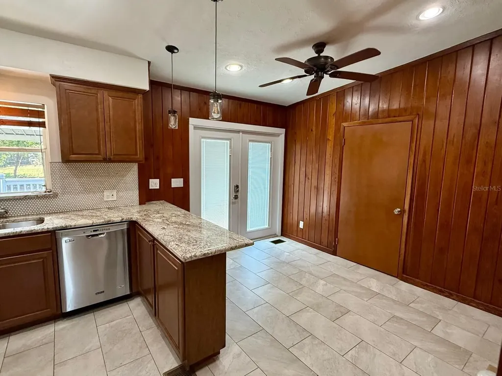 2819 Rogan Road Orlando FL 32812